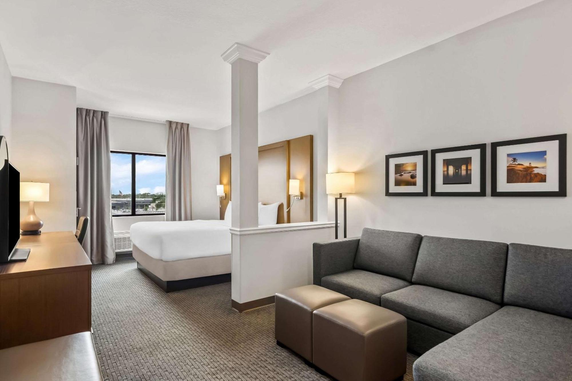 คอมฟอร์ต สวีท สจ็วต-ฮัตชินสัน ไอส์แลนด์ Hotel สจ๊วต ภายนอก รูปภาพ