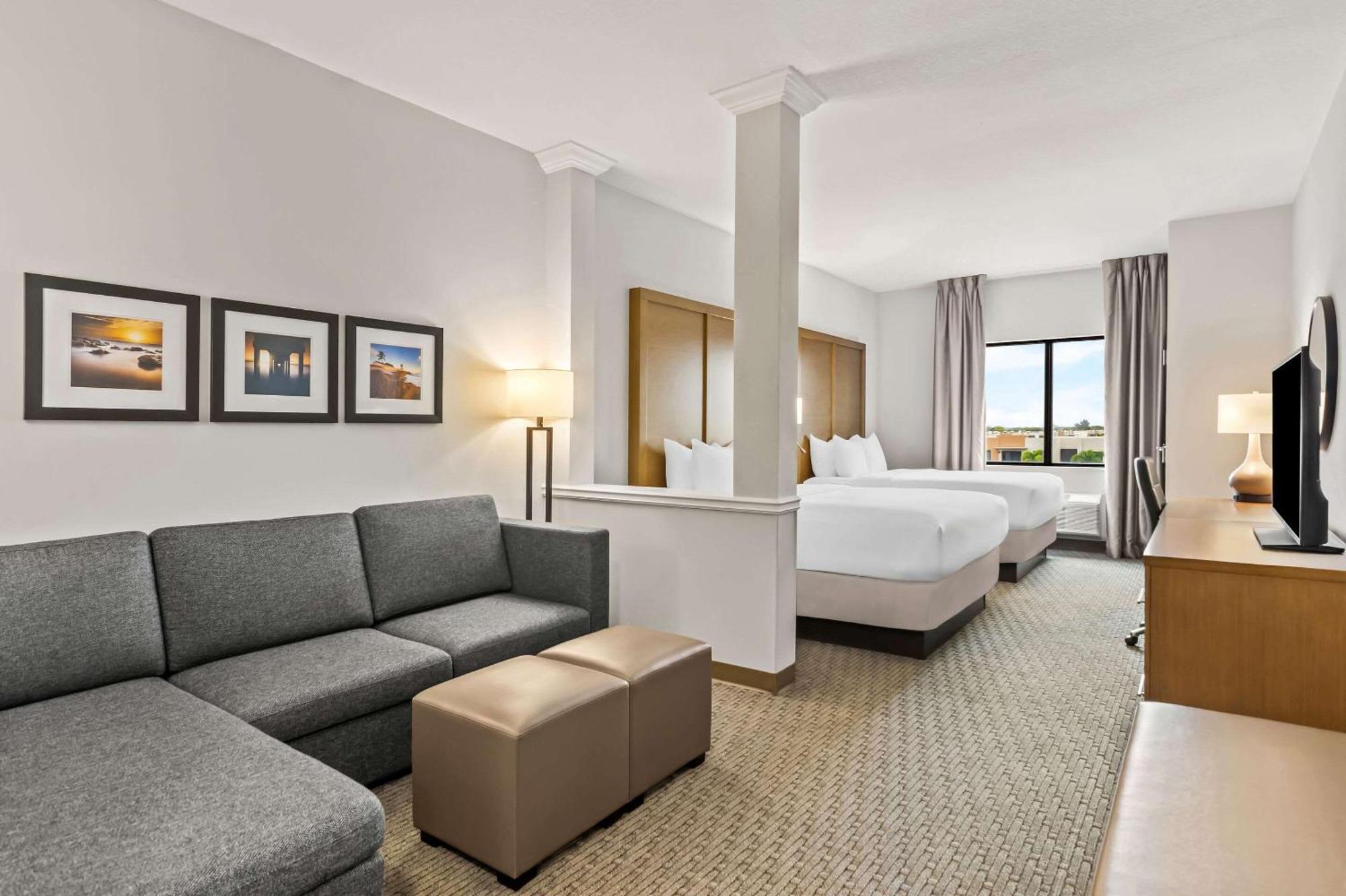 คอมฟอร์ต สวีท สจ็วต-ฮัตชินสัน ไอส์แลนด์ Hotel สจ๊วต ภายนอก รูปภาพ